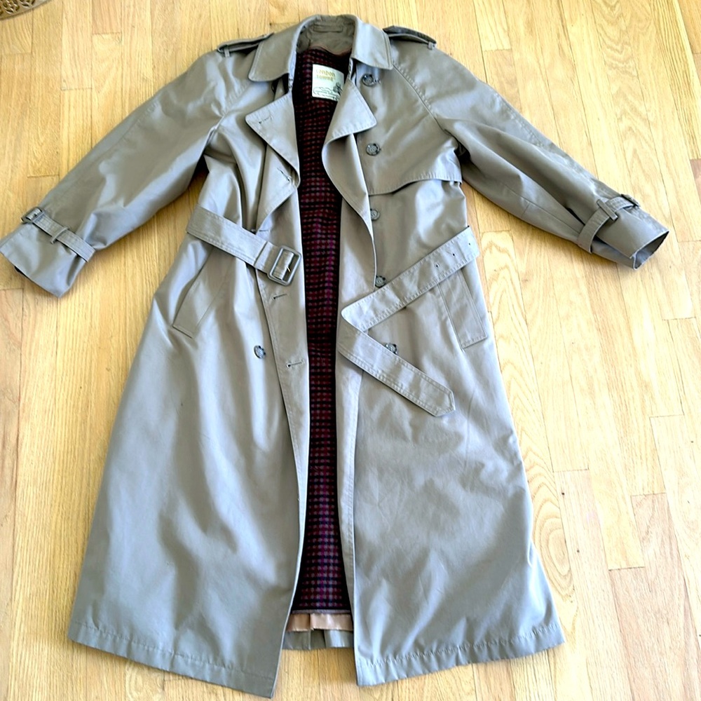 Vintage London Towne trench coat with removable insert